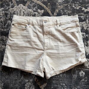 American Eagle Outfitters Cream Denim  Super High-Rise Jean Shorts size 12